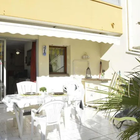 Cap D'agde, 2 Pieces, 6 Personnes - Fr-1-249-320 Agde