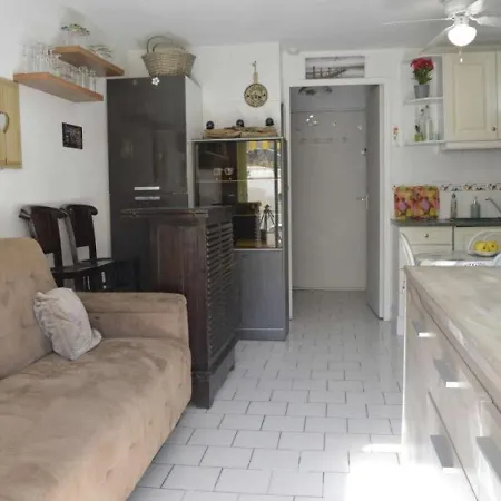 Cap D'agde, 2 Pieces, 6 Personnes - Fr-1-249-320 Agde