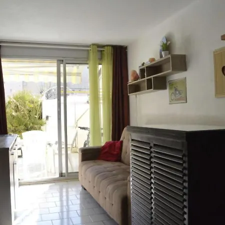Cap D'agde, 2 Pieces, 6 Personnes - Fr-1-249-320 * Agde